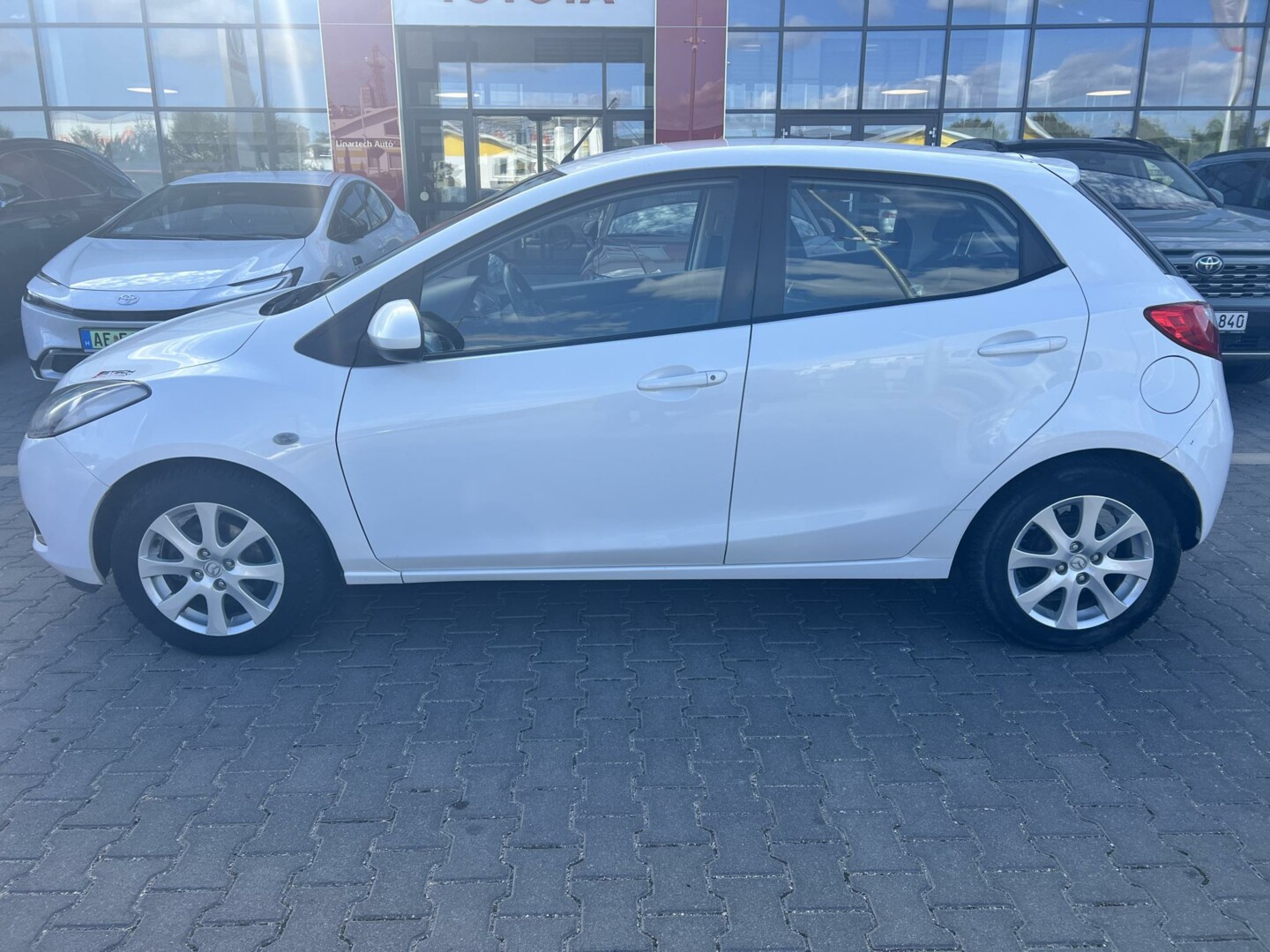 Mazda 2